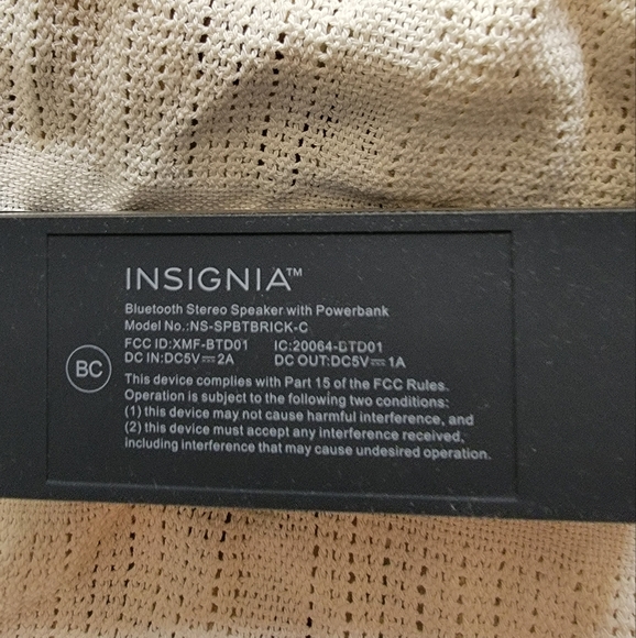 Insignia Portable Black Bluetooth Speaker NS-SPBTBRICK-C - Picture 6 of 7